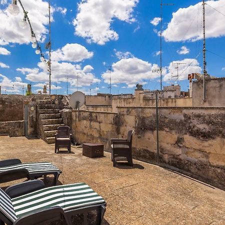 Explore The Historic City On Foot From An Old Town House Лечче Экстерьер фото