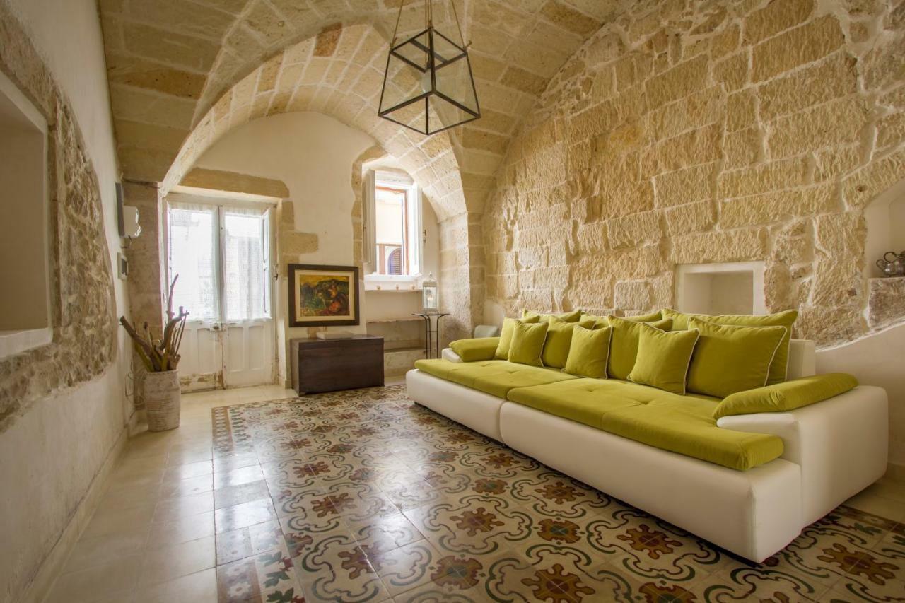 Explore The Historic City On Foot From An Old Town House Лечче Экстерьер фото