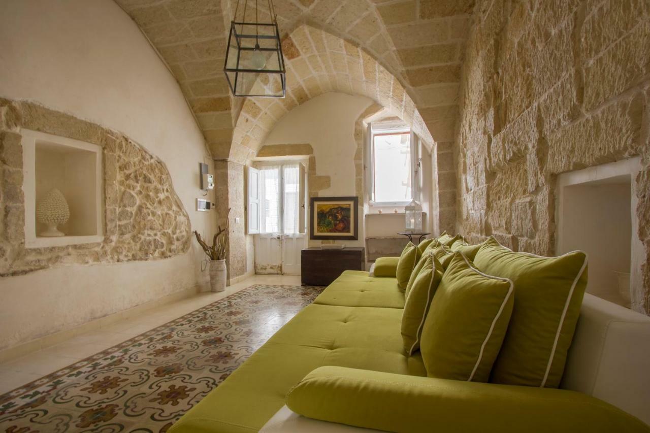 Explore The Historic City On Foot From An Old Town House Лечче Экстерьер фото