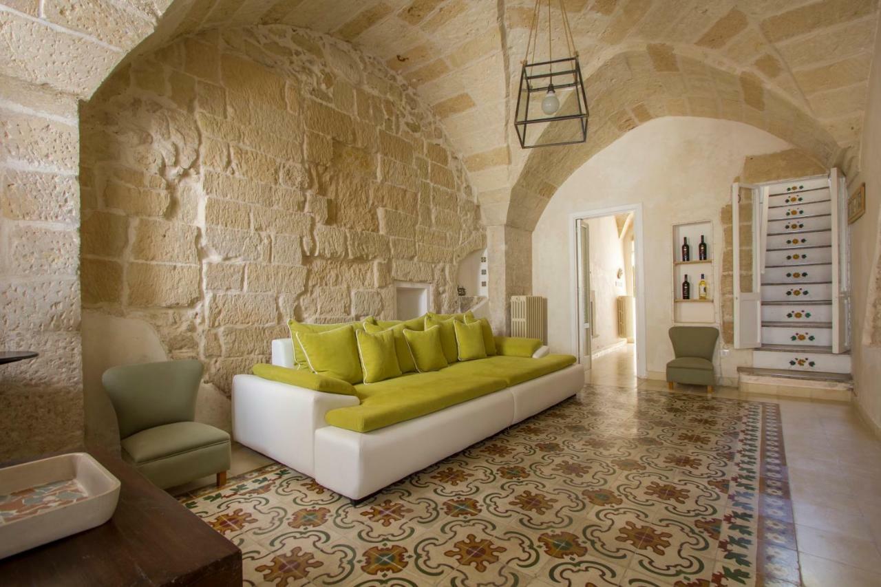 Explore The Historic City On Foot From An Old Town House Лечче Экстерьер фото