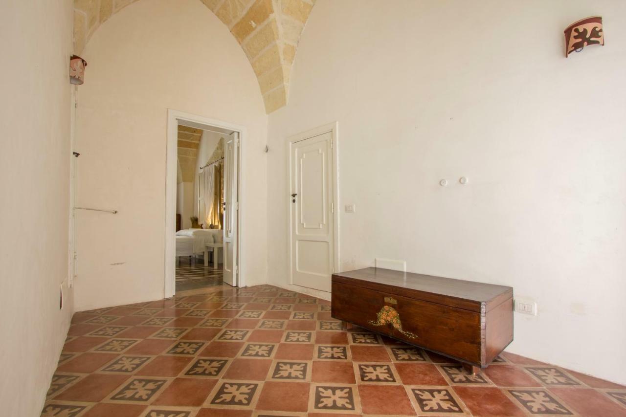 Explore The Historic City On Foot From An Old Town House Лечче Экстерьер фото