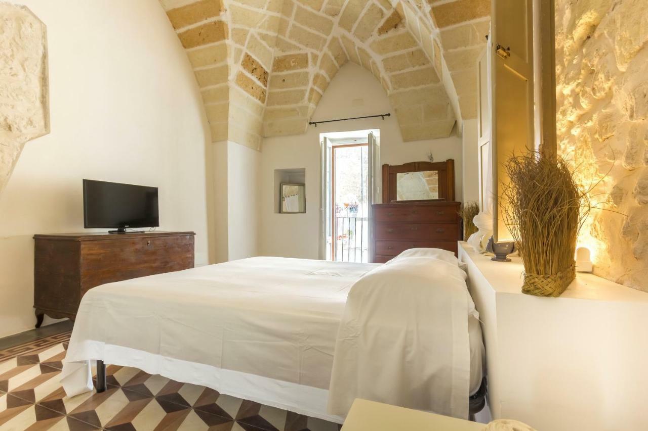 Explore The Historic City On Foot From An Old Town House Лечче Экстерьер фото